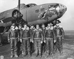 Flight crew of B-17F Fortress “Man-O-War” of the 306th Bomb Group in full flight dress, RAF Thurleigh, Bedfordshire, England, Oct 1942.