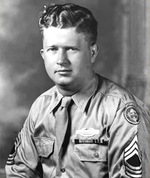 Post-war portrait of Master Sergeant Roddie Edmonds, 1945.