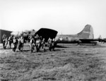 Crew of B-17F Flying Fortress bomber 