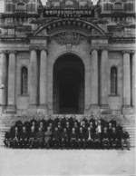 Lin Hsiung-cheng (right-most in front row) with Taiwanese and Japanese officials and businessmen at the Taihoku General Government Building, Taihoku (now Taipei), Taiwan, date unknown