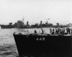 Hatsuzakura and Nicholas off Tokyo Bay, 27 Aug 1945