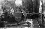 German troops in exercise with a 2-cm FlaK gun, northern France, 1943-1944, photo 2 of 2