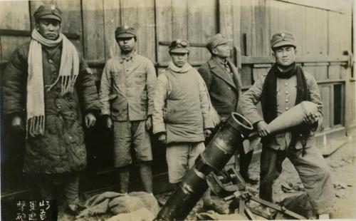 Chinese troops posing with a mortar, Shanghai, China, 1932