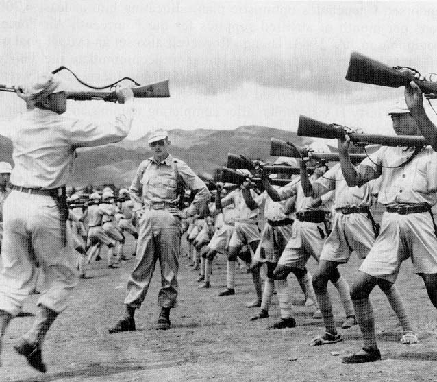 US officer training Chinese troops in close-combat, 1940s