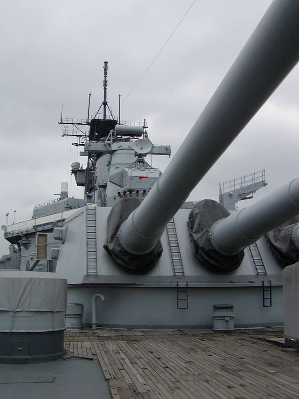 Battleship New Jersey's main guns, 14 Jun 2004