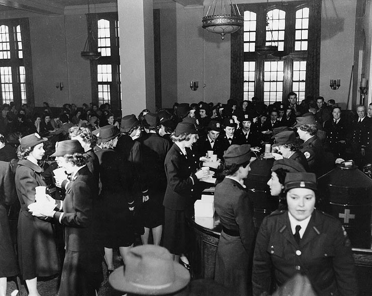 Mess at US Naval Training Center, Hunter College, Bronx, New York, United States, 8 Feb 1943; the location was dedicated to the training of women for the US Navy and Coast Guard