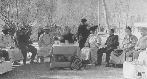 Han Chinese representatives and Tibetan Chinese representatives in discussion regarding the establishment of an autonomous Tibetan region, China, Apr 1956