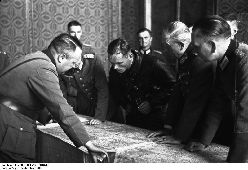 Red Commander Vladimir Yulianovich Borovitsky and German General Heinz Guderian in Brest, Poland (now Brest, Belarus) to work out the German-Soviet boundary demarcation of occupied Poland, 21 Sep 1939. Photo 1 of 2