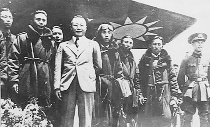 He Yingqin with the Chinese air crew which had just completed a leaflet dropping mission over Japan, 1938