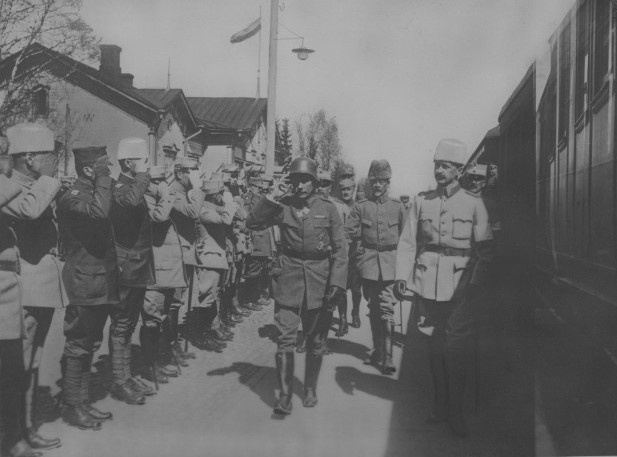 Rüdiger von der Goltz and Carl Mannerheim at the latter's headquarters in Mikkeli, Finland, 1918