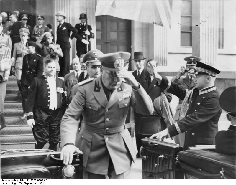 Benito Mussolini outside the Führerbau building in München, Germany, 29 Sep 1938