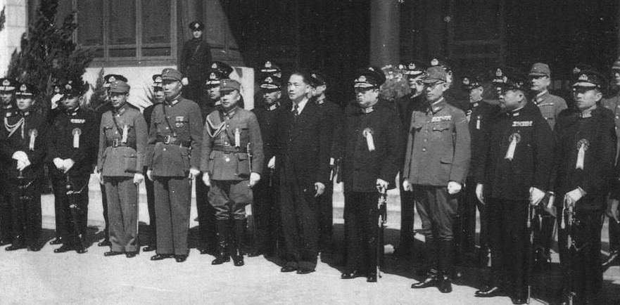 Wang Jingwei with Chinese and Japanese officers, Japan, date unknown