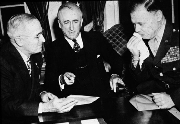 US President Harry Truman, Secretary of State James Byrnes, and newly-appointed Ambassador Walter Smith discussing Smith's assignment, 23 Mar 1946