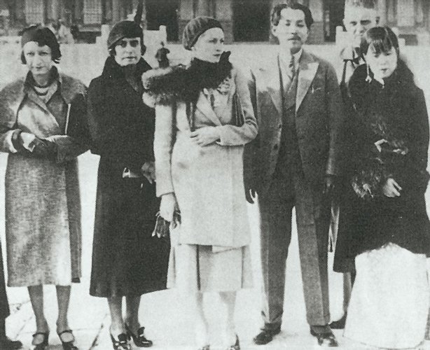 Comtesse Ciano (daughter of Mussolini and husband of Ciano; center), Zhang Xueliang, W. D. Donald (Zhang's advisor; back row), and Yu Fengzhi (Zhang's wife; far right), circa 1931