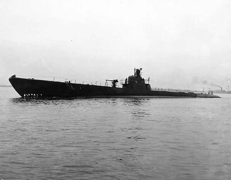 Cuttlefish off the Philadelphia Navy Yard, Pennsylvania, United States, 15 Nov 1943, photo 1 of 3