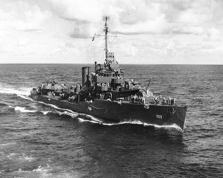 Hull underway, May 1944