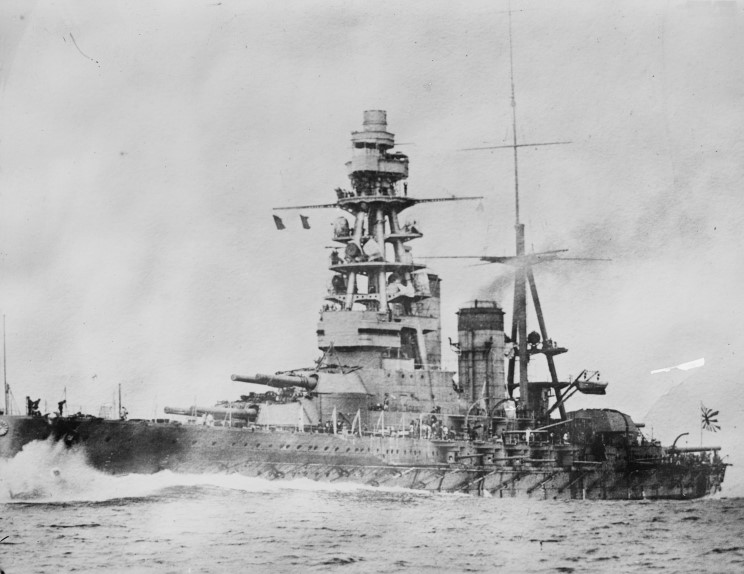 Battleship Mutsu underway, date unknown