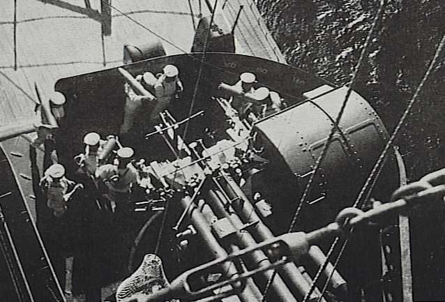 12.7cm anti-aircraft gun aboard battleship Nagato, circa late 1930s