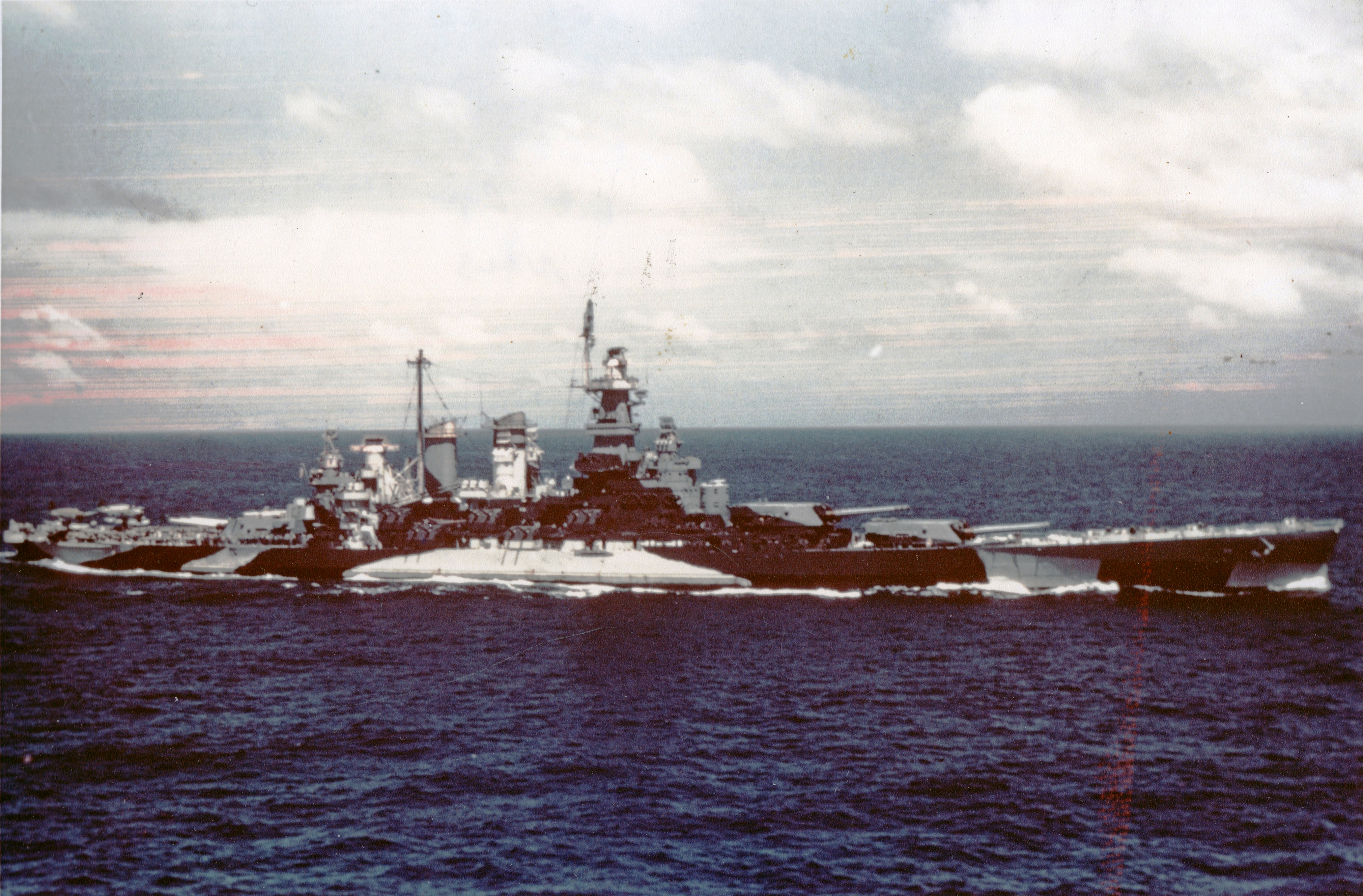 USS North Carolina underway during the Gilbert Islands operation, Nov 1943