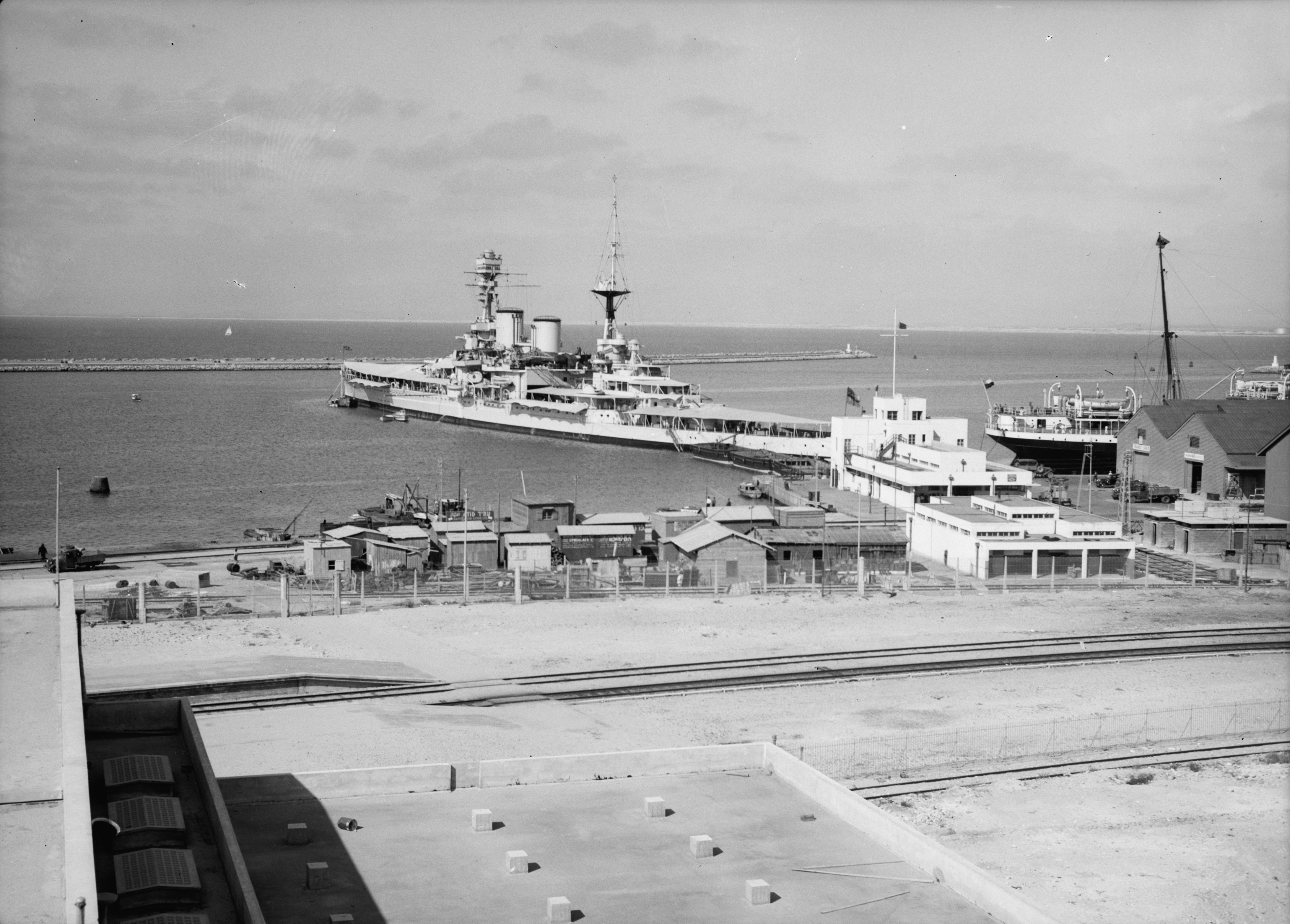 HMS Repulse docked at Haifa, Palestine, Jul 1938, photo 3 of 4