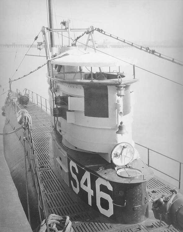 Close-up of S-46's conning tower, Mare Island Navy Yard, circa 1920s