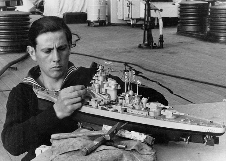Building a model of the Tirpitz on board the Tirpitz
