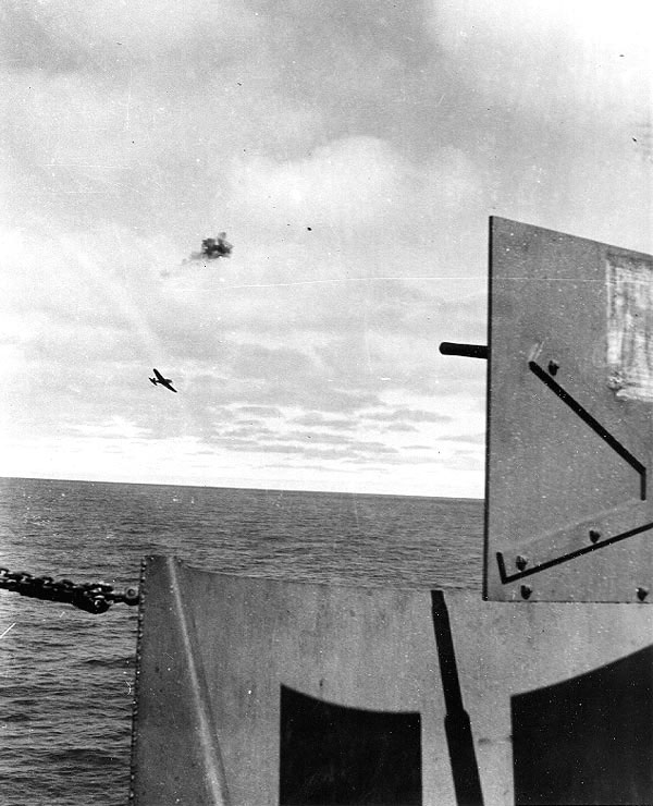 A Japanese Type 97 torpedo bomber flew near a 20mm gun of Yorktown, mid-afternoon of 4 Jun 1942