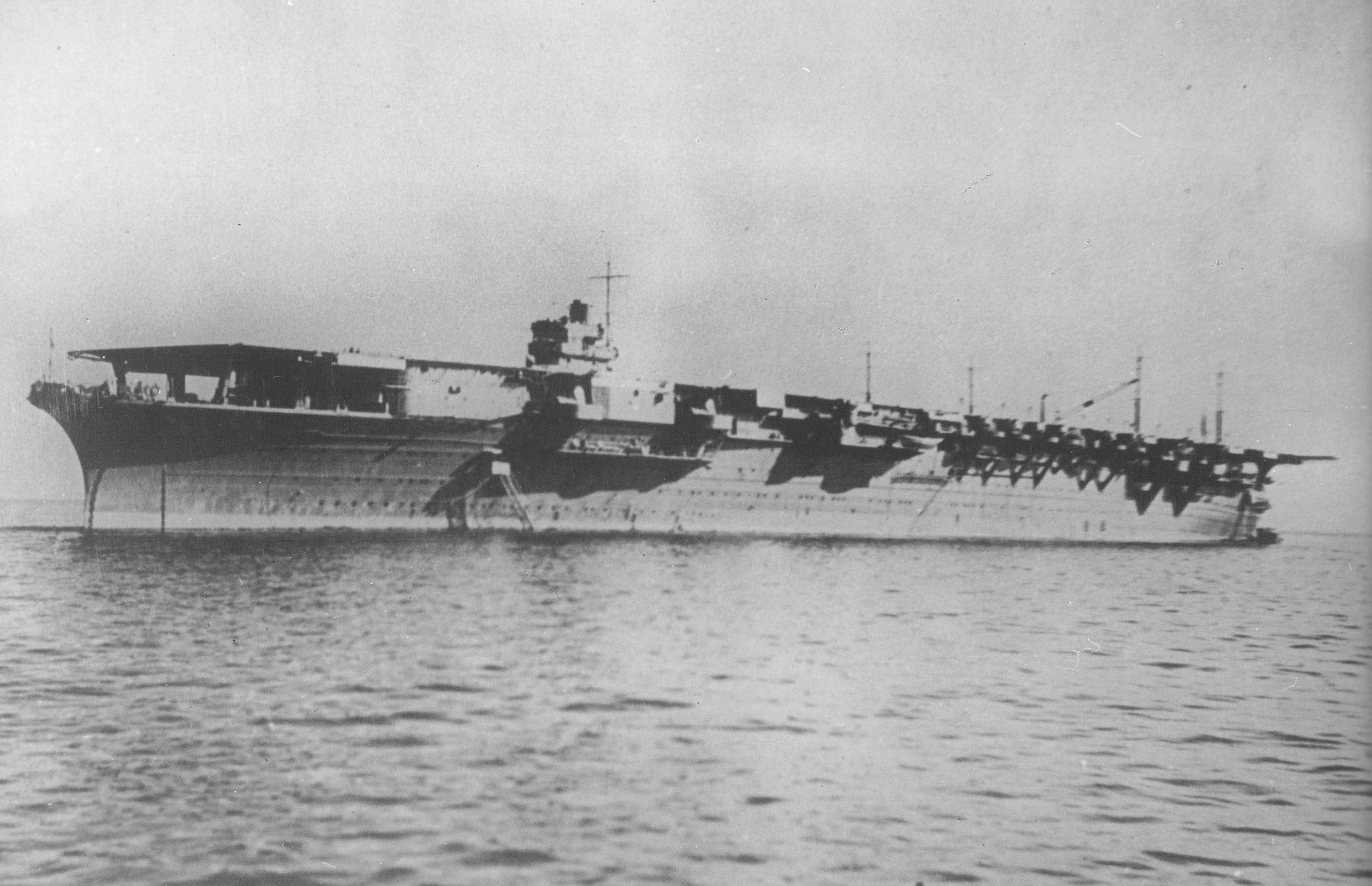 Zuikaku on her first day of service, 25 Sep 1941, photo 2 of 2