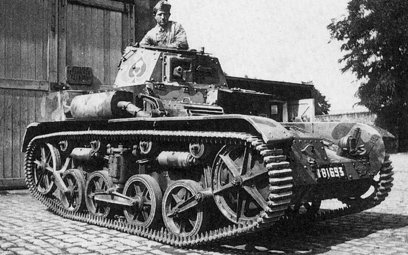 AMR 33 light tank, date unknown