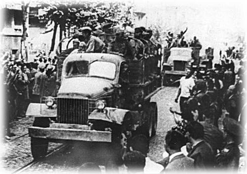 International Harvester M-5 2 1/2-ton 6x6 transport truck with the Red Army, built to the same specifications as the GMC CCKW but in much fewer numbers, date unknown, photo 3 of 3