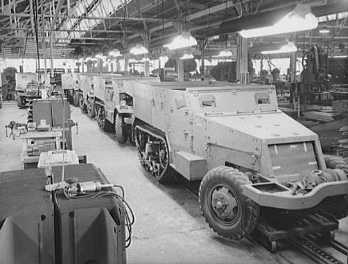 M2 Half-track vehicles under construction, Diebold Safe and Lock Company factory, Canton, Ohio, United States, Dec 1941, photo 3 of 4