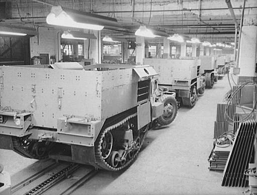 M2 Half-track vehicles under construction, Diebold Safe and Lock Company factory, Canton, Ohio, United States, Dec 1941, photo 4 of 4