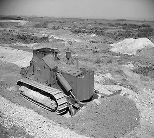 D-7 armored bulldozer of the UK 3rd Division, 1 May 1944