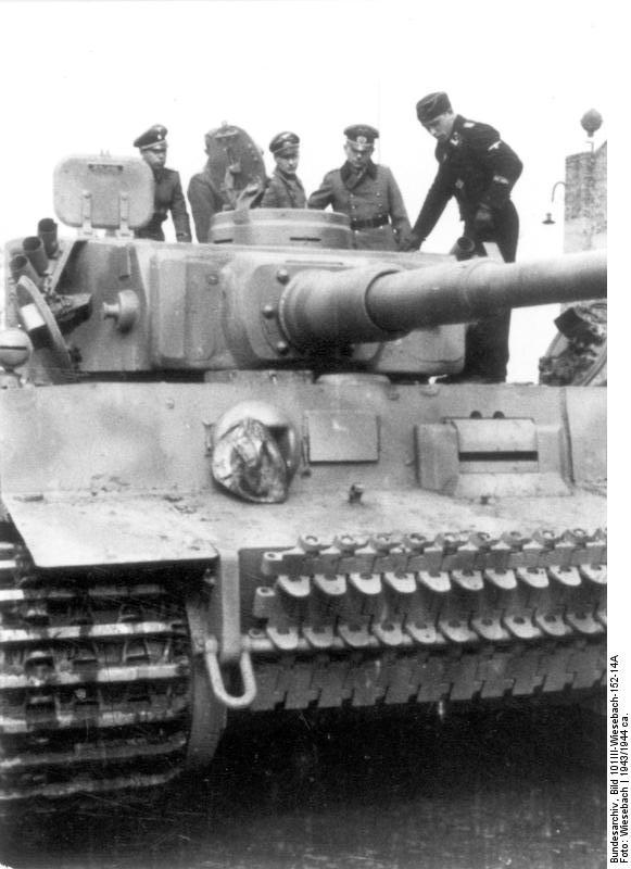 German SS officers inspecting a Tiger I heavy tank, 1943