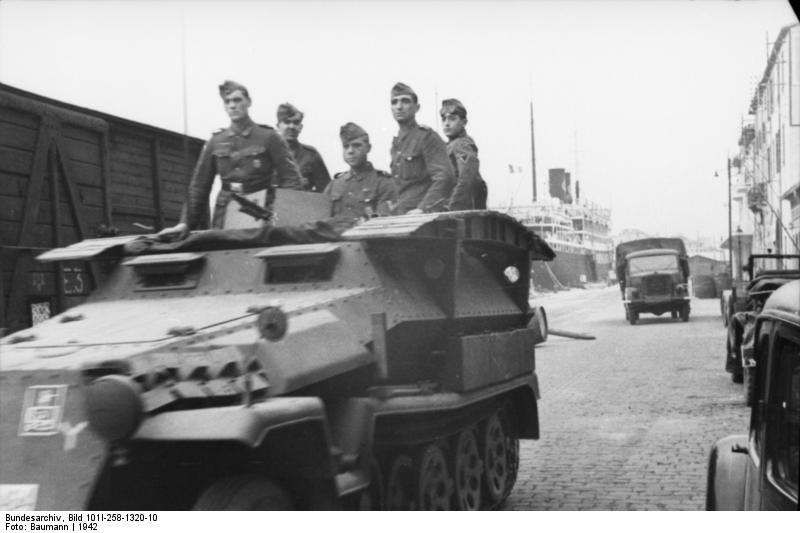 SdKfz. 251/7 halftrack vehicles at a port in Southern France, 1942, photo 3 of 3