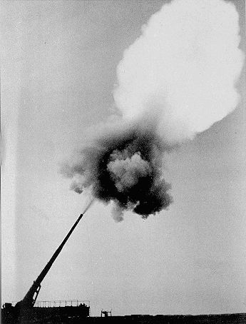 K5 (E) railway gun firing, 1940s