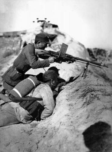 Chinese soldiers with a ZB vz. 26 light machine gun, China, circa late 1930s